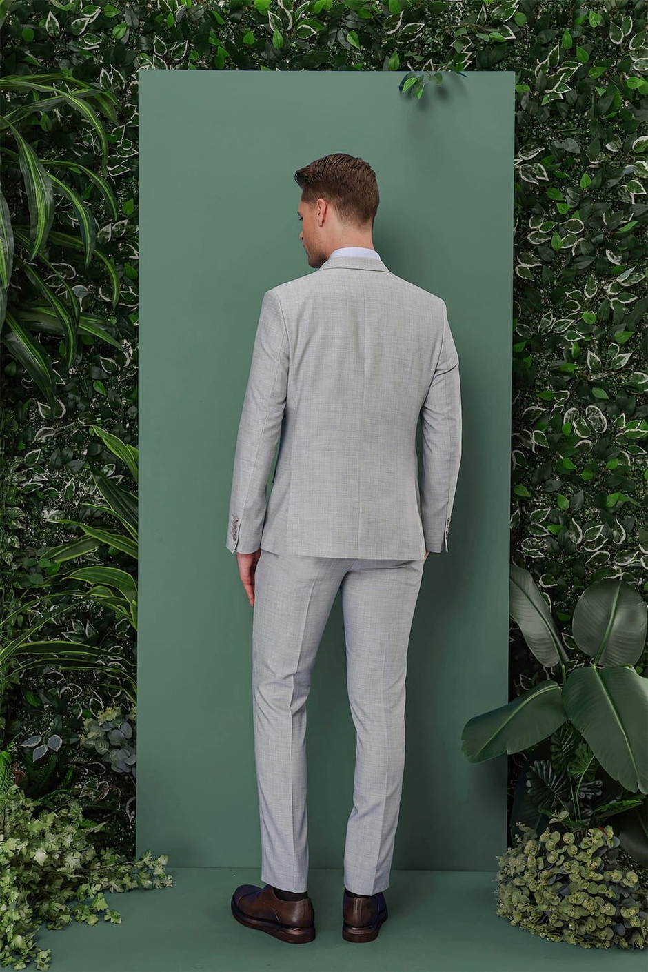 Slim Fit Çift Yırtmaç Düz Açık Gri Yelekli Takım Elbise TK 872