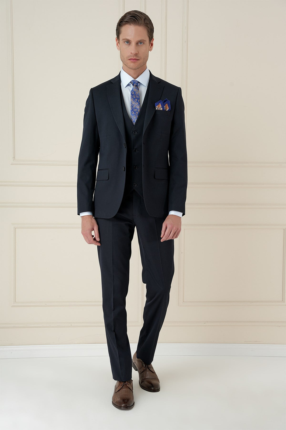 Slim Fit Çift Yırtmaç Düz Lacivert Klasik Takım Elbise TK 913