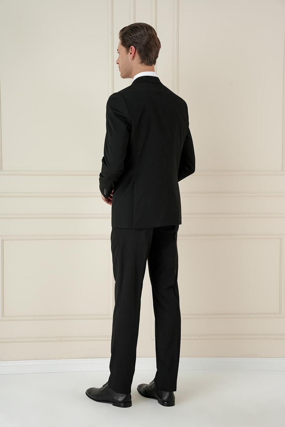 Slim Fit Çift Yırtmaç Düz Siyah Klasik Takım Elbise TK 913