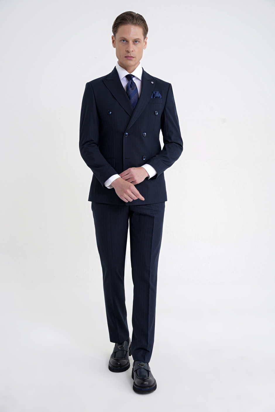 Slim Fit Çift Yırtmaç Esnek Silik Çizgili Lacivert Kruvaze Takım Elbise TK 946