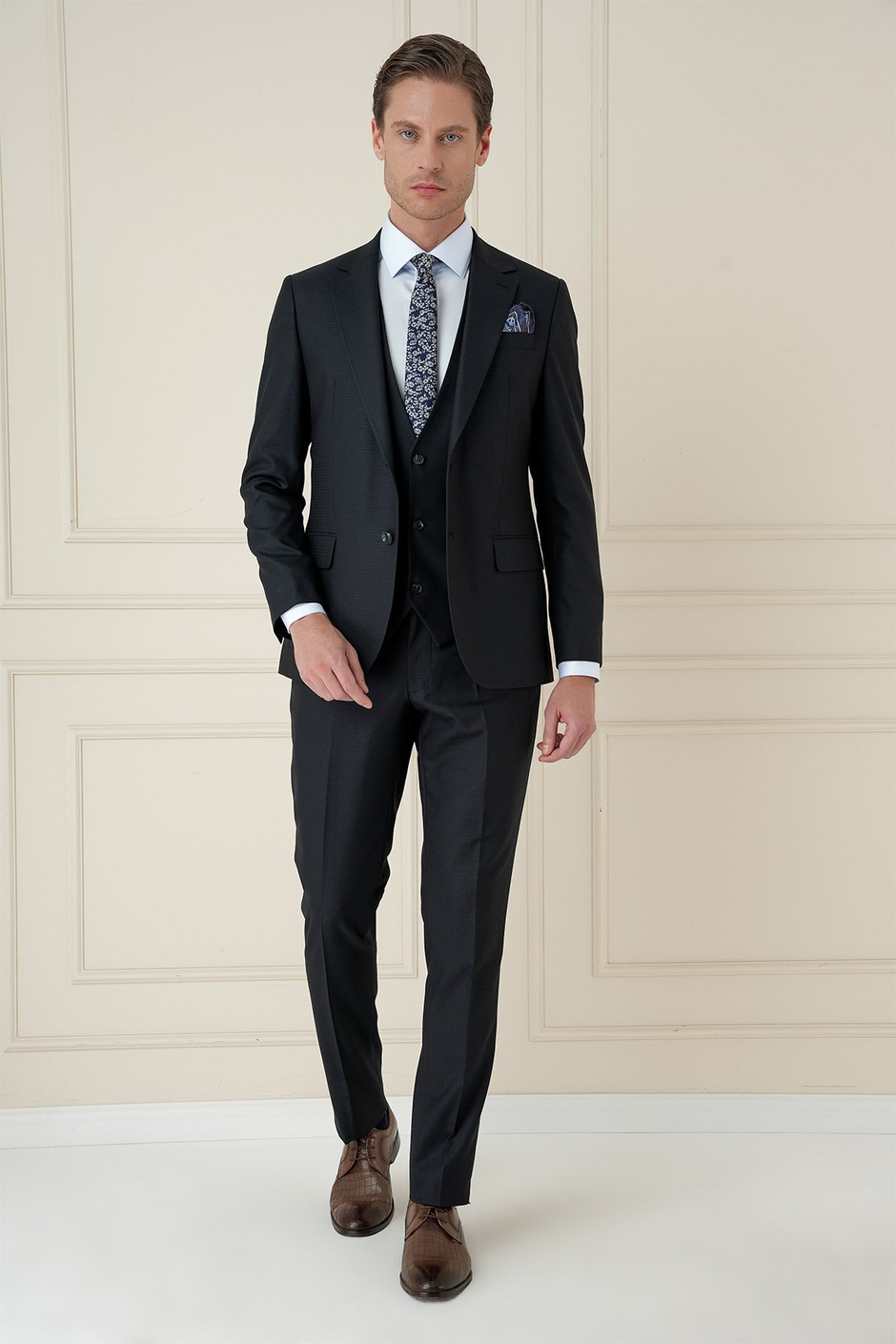 Slim Fit Çift Yırtmaç Kazayağı Dokulu Lacivert Yelekli Takım Elbise TK 910