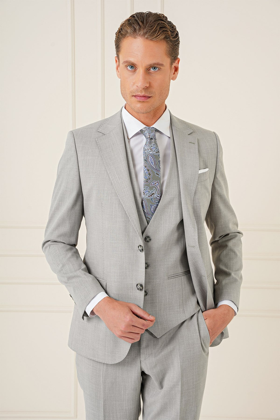 Slim Fit Çift Yırtmaç Kırçıllı Dokuma Gri Yelekli Takım Elbise TK 902