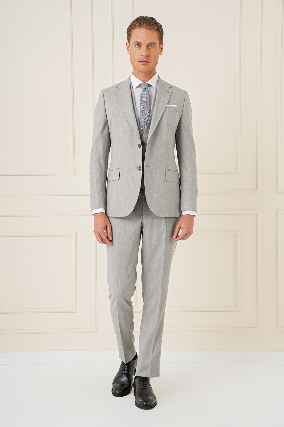 Slim Fit Çift Yırtmaç Kırçıllı Dokuma Gri Yelekli Takım Elbise TK 902