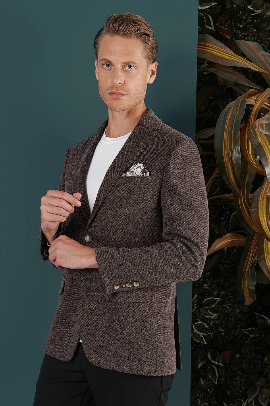 Slim Fit Çift Yırtmaç Kırçıllı Dokuma Esnek Yünlü Kahverengi Ceket C 653