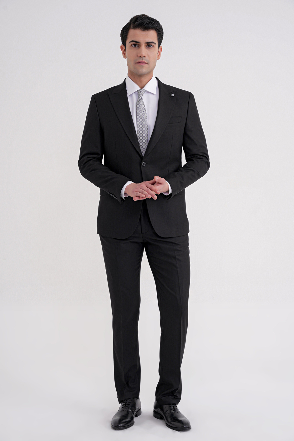 Slim Fit Çift Yırtmaç Sivri Yaka Esnek Siyah Klasik Takım Elbise TK 939
