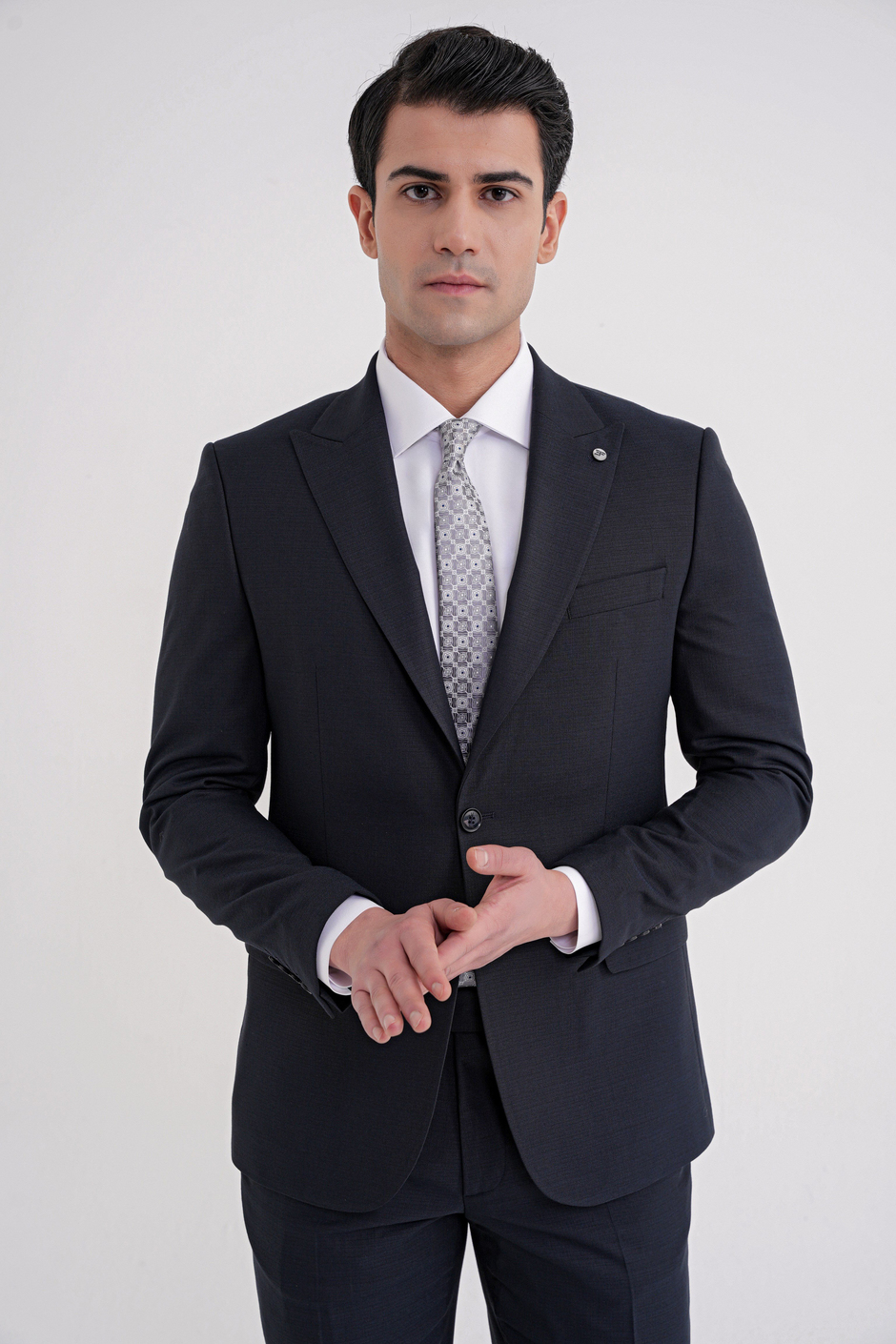 Slim Fit Çift Yırtmaç Sivri Yaka Esnek Lacivert Klasik Takım Elbise TK 939