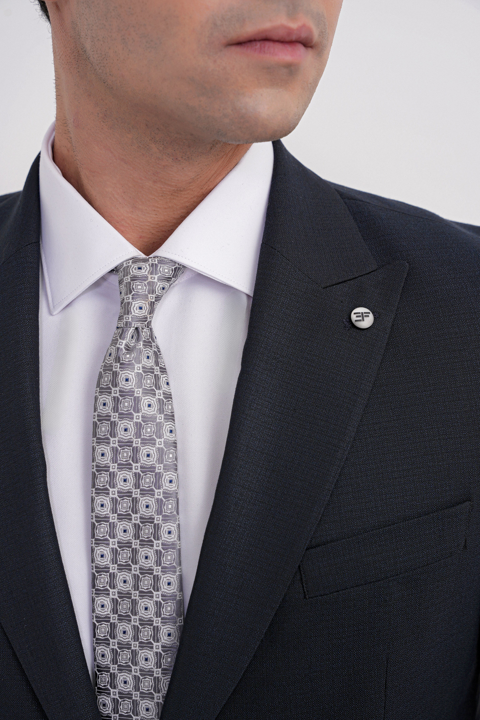 Slim Fit Çift Yırtmaç Sivri Yaka Esnek Lacivert Klasik Takım Elbise TK 939
