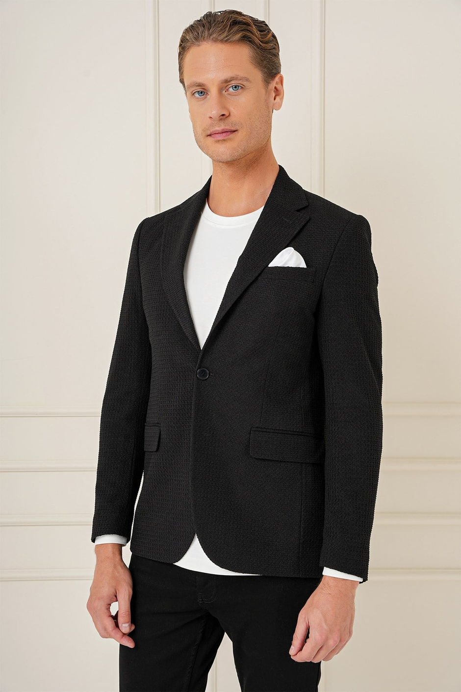 Slim Fit Çift Yırtmaç Yünlü Buklet Dokuma Siyah Ceket C 686