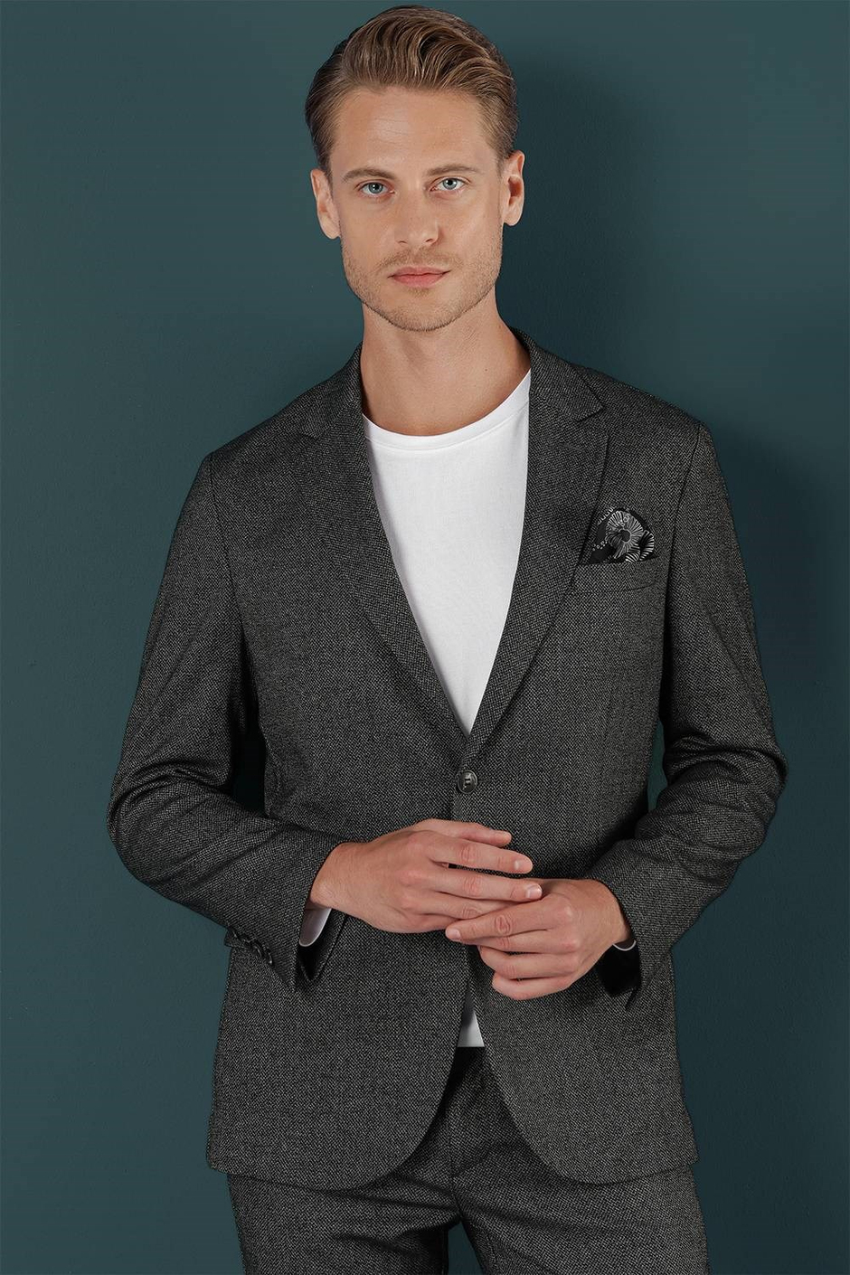 Slim Fit Çift Yırtmaç Yünlü Kırçıllı Dokuma Siyah Ceket C 658
