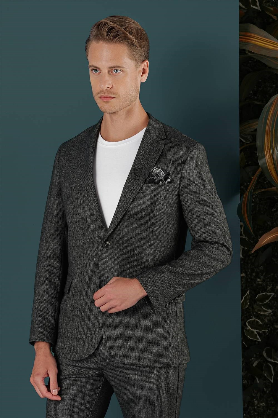 Slim Fit Çift Yırtmaç Yünlü Kırçıllı Dokuma Siyah Ceket C 658