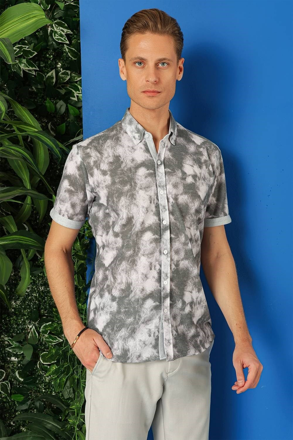 Slim Fit Düğmeli Yaka Batik Desenli Kısa Kollu Pamuk Gri Gömlek G 1502