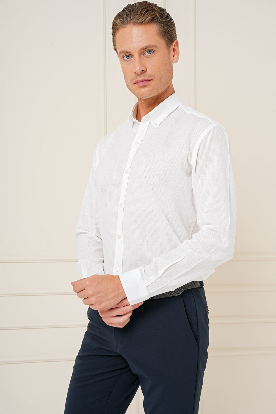 Slim Fit Düğmeli Yaka Dokulu %100 Pamuk Beyaz Gömlek Gk 726