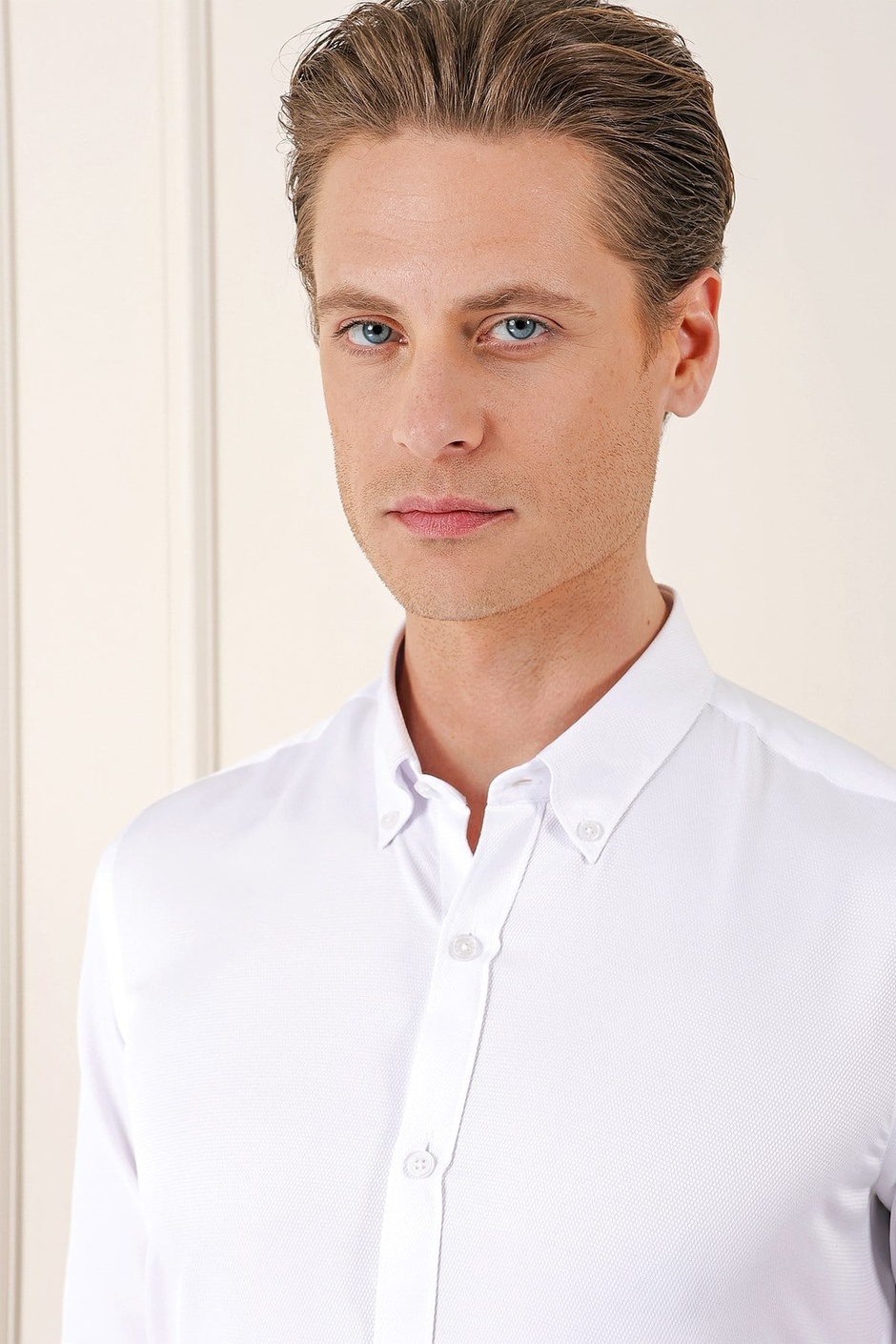 Slim Fit Düğmeli Yaka Dokulu Pamuklu Beyaz Gömlek Gk 717