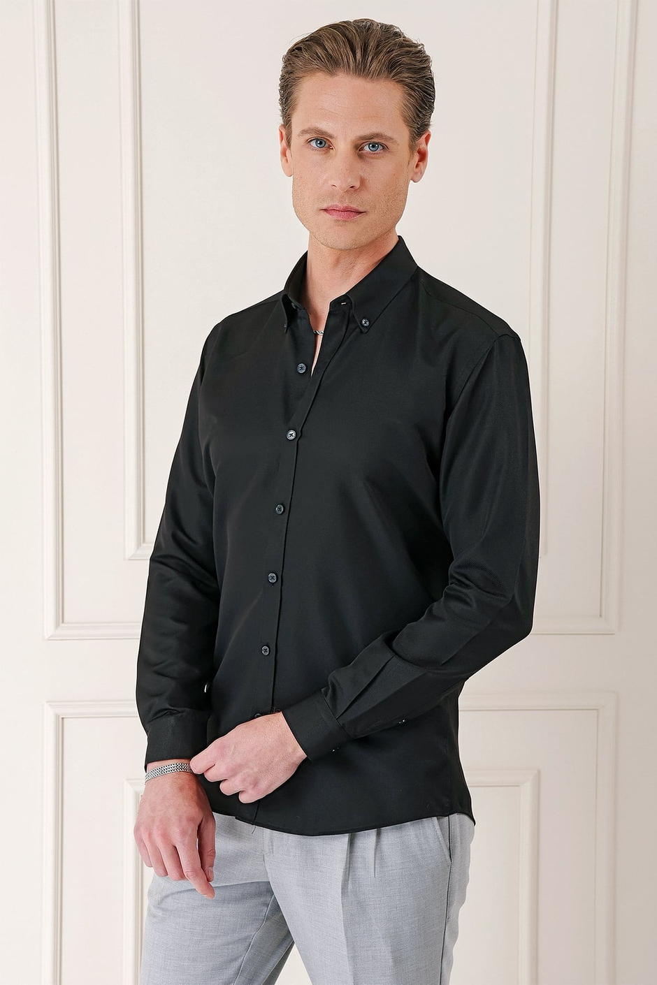 Slim Fit Düğmeli Yaka Dokulu Pamuklu Siyah Gömlek Gk 717
