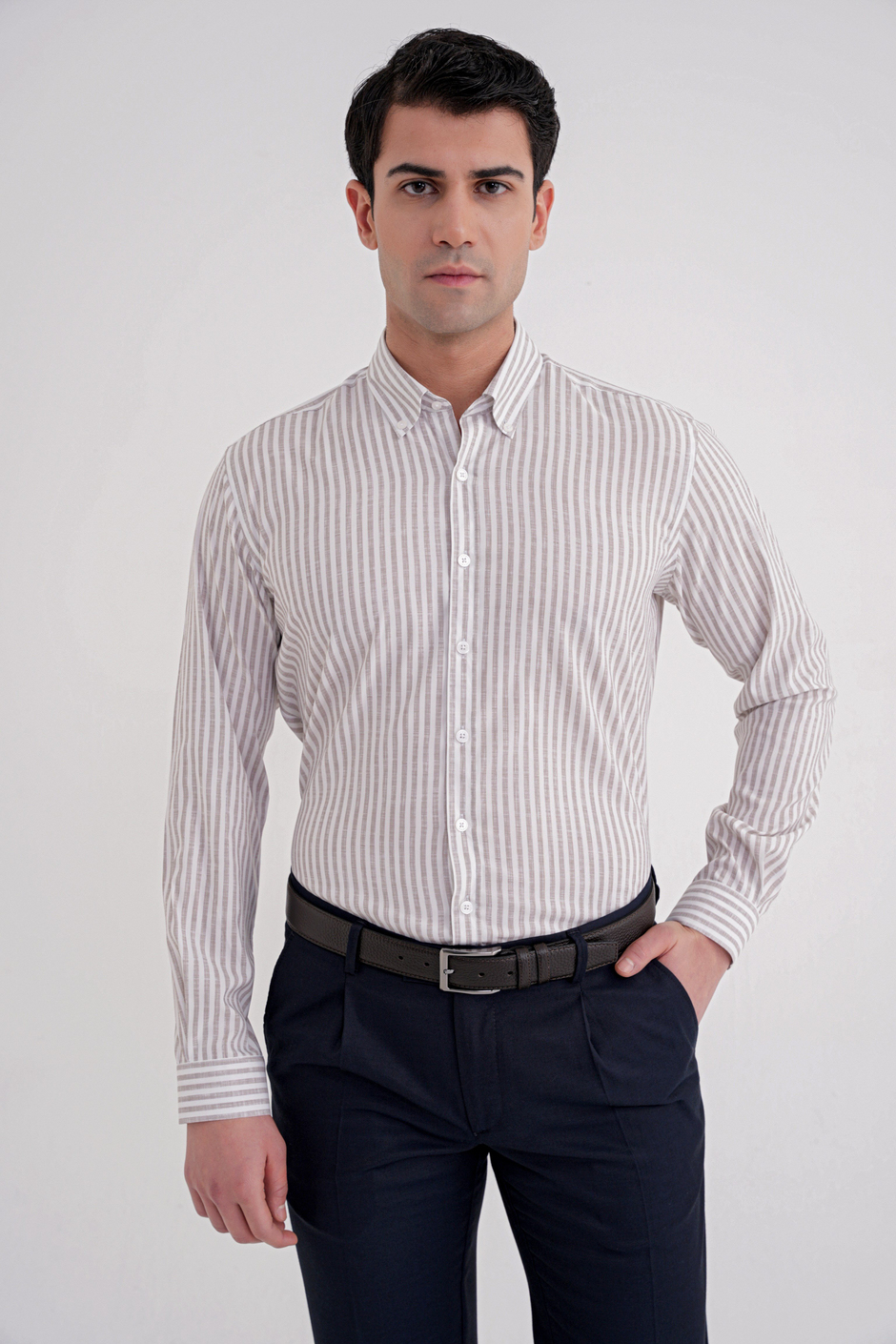 Slim Fit Düğmeli Yaka Esnek Pamuk Çizgili Bej Gömlek G 1598