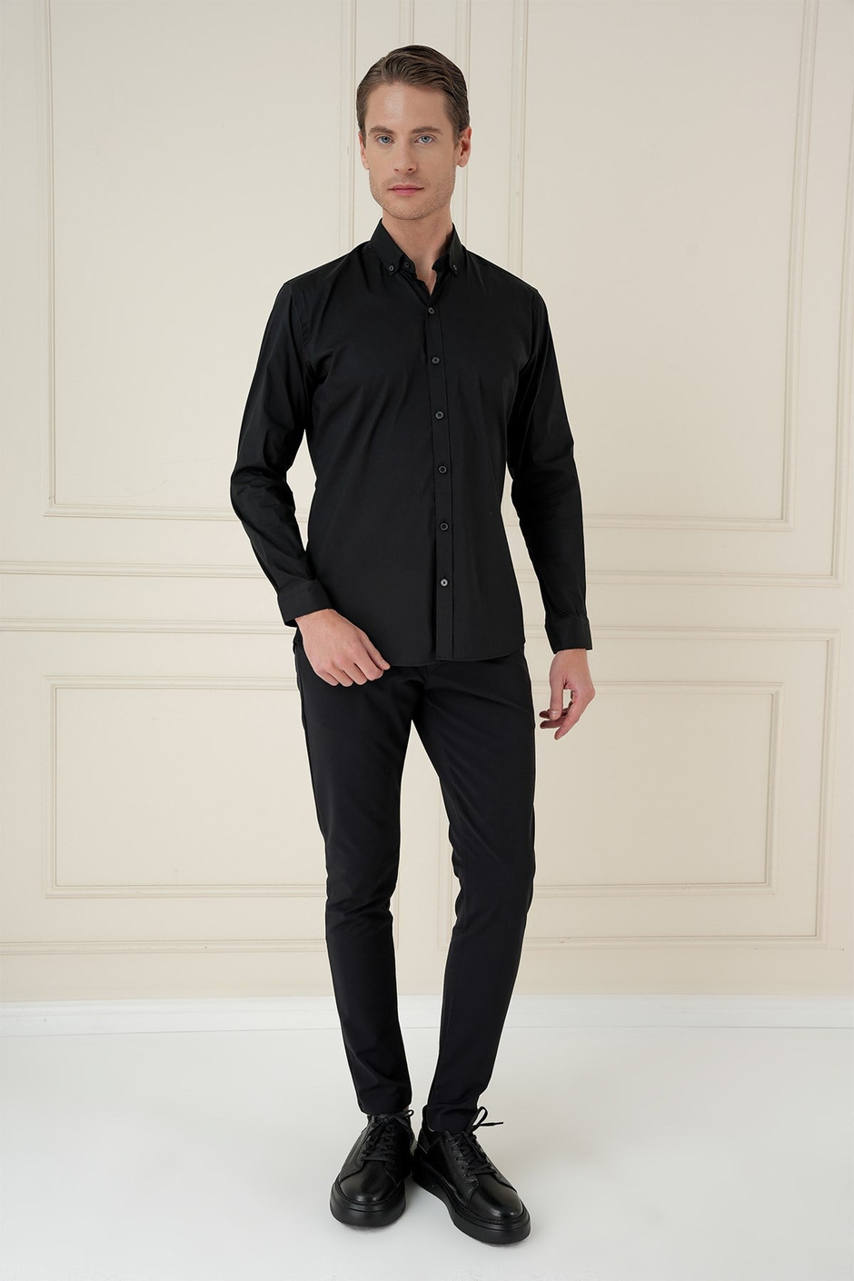 Slim Fit Düğmeli Yaka Esnek Pamuklu Siyah Gömlek GK 746