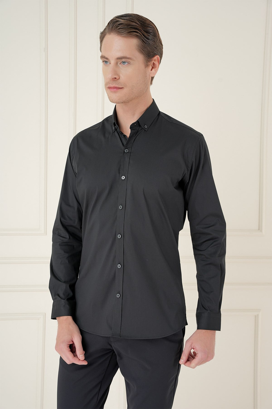 Slim Fit Düğmeli Yaka Esnek Pamuklu Siyah Gömlek GK 746