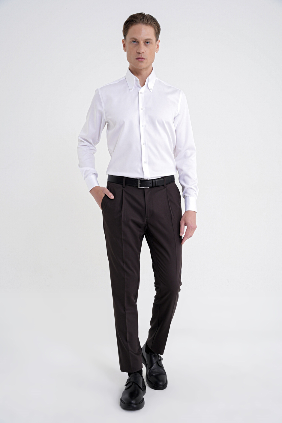 Slim Fit Düğmeli Yüksek Yaka %100 Pamuk Non İron Kumaş Düz Beyaz Gömlek GK 760