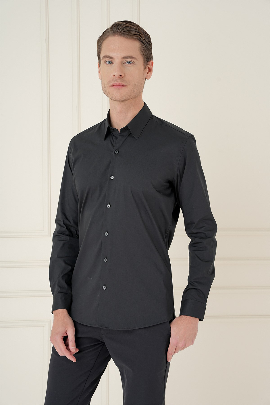 Slim Fit Erkek Yaka Esnek Pamuklu Siyah Gömlek GK 747