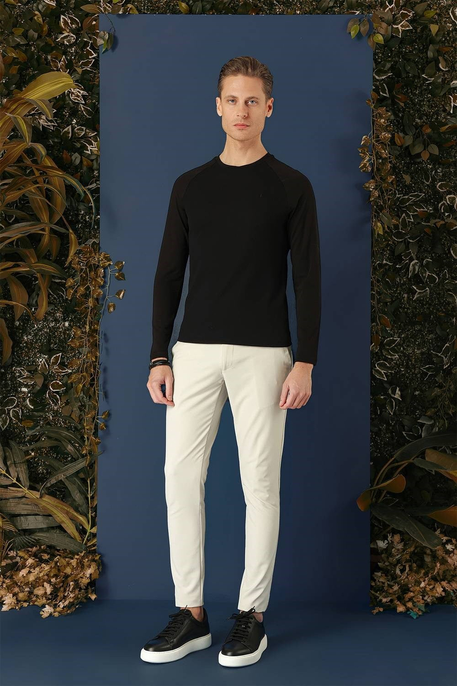 Slim Fit Esnek Pamuklu Doku Desenli Uzun Kollu Siyah Tişört TS 872