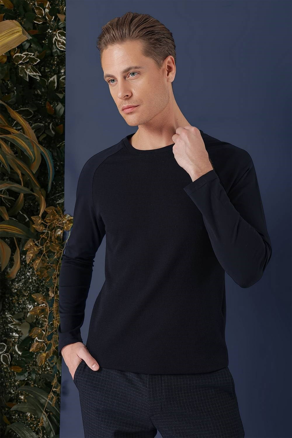 Slim Fit Esnek Pamuklu Doku Desenli Uzun Kollu Lacivert Tişört TS 872