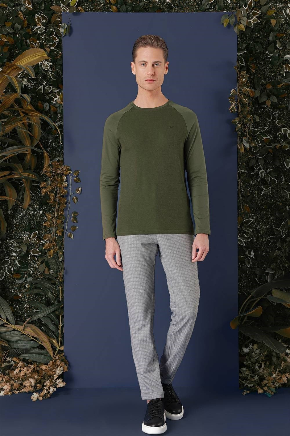 Slim Fit Esnek Pamuklu Doku Desenli Uzun Kollu Haki Tişört TS 872