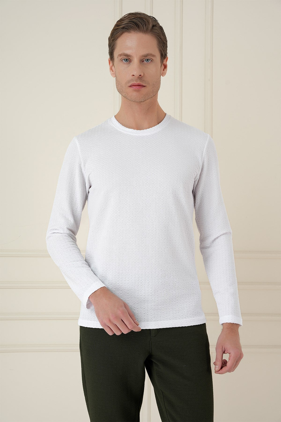 Slim Fit Esnek Pamuklu Dokulu Uzun Kollu Beyaz Tişört TS 889