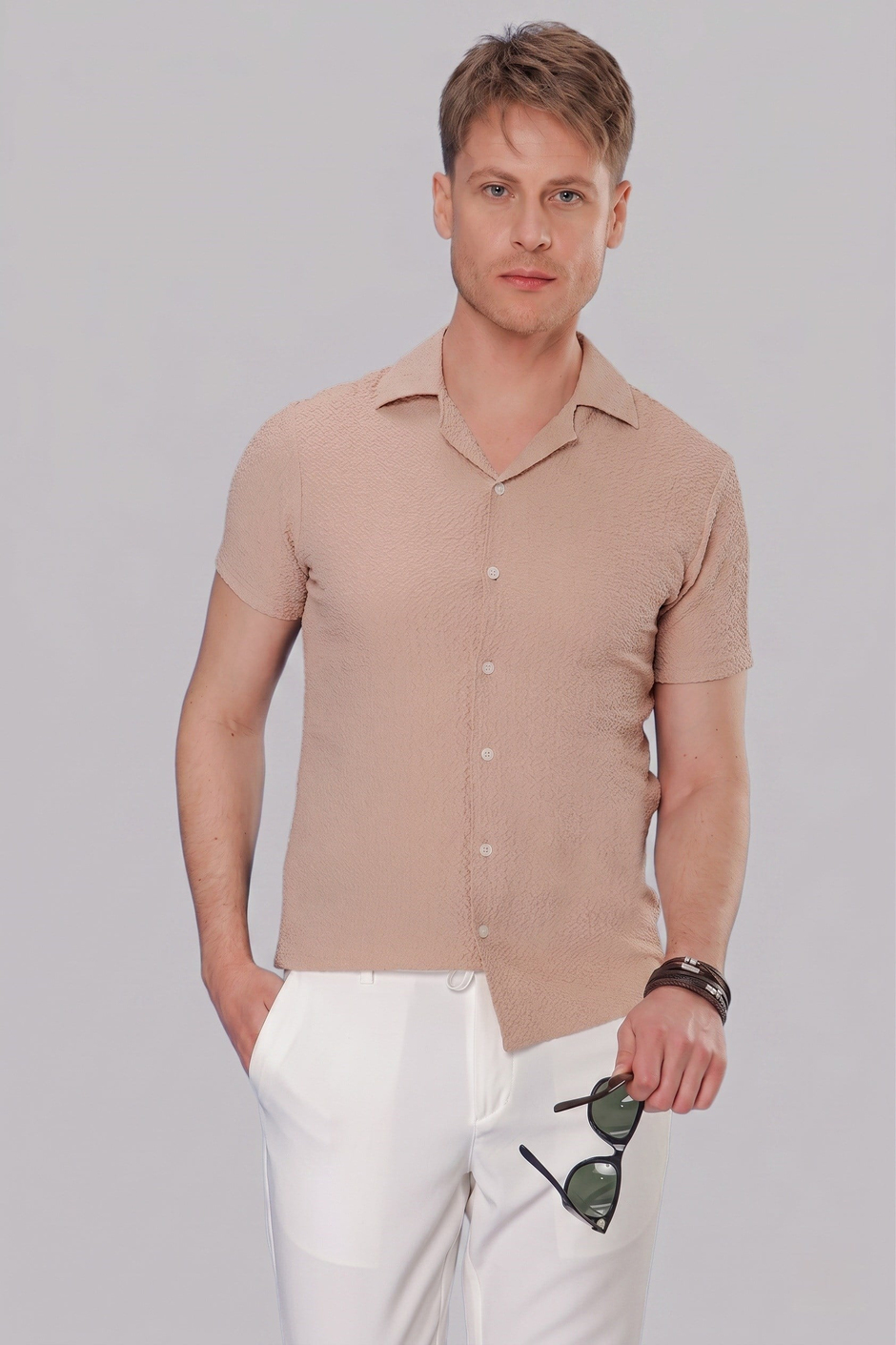 Slim Fit Gofre Kumaş Apaş Yaka Kısa Kollulu Bej Gömlek G 1536