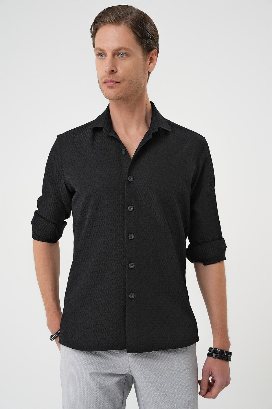 Slim Fit Gofre Kumaş Desenli Uzun Kol Siyah Gömlek  G 1592