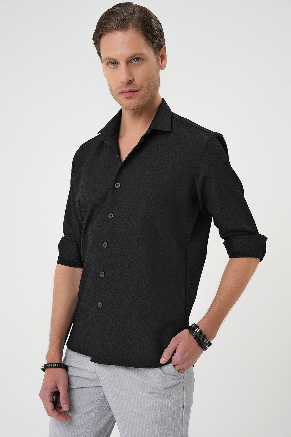 Slim Fit Gofre Kumaş Desenli Uzun Kol Siyah Gömlek  G 1592