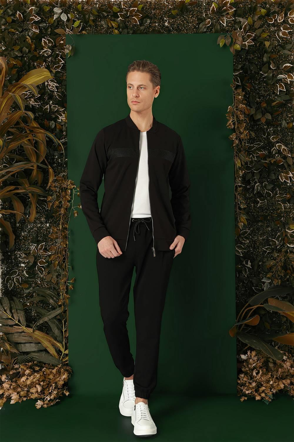 Slim Fit Hakim Yaka Önü Taş Baskılı Siyah Mont MT 170