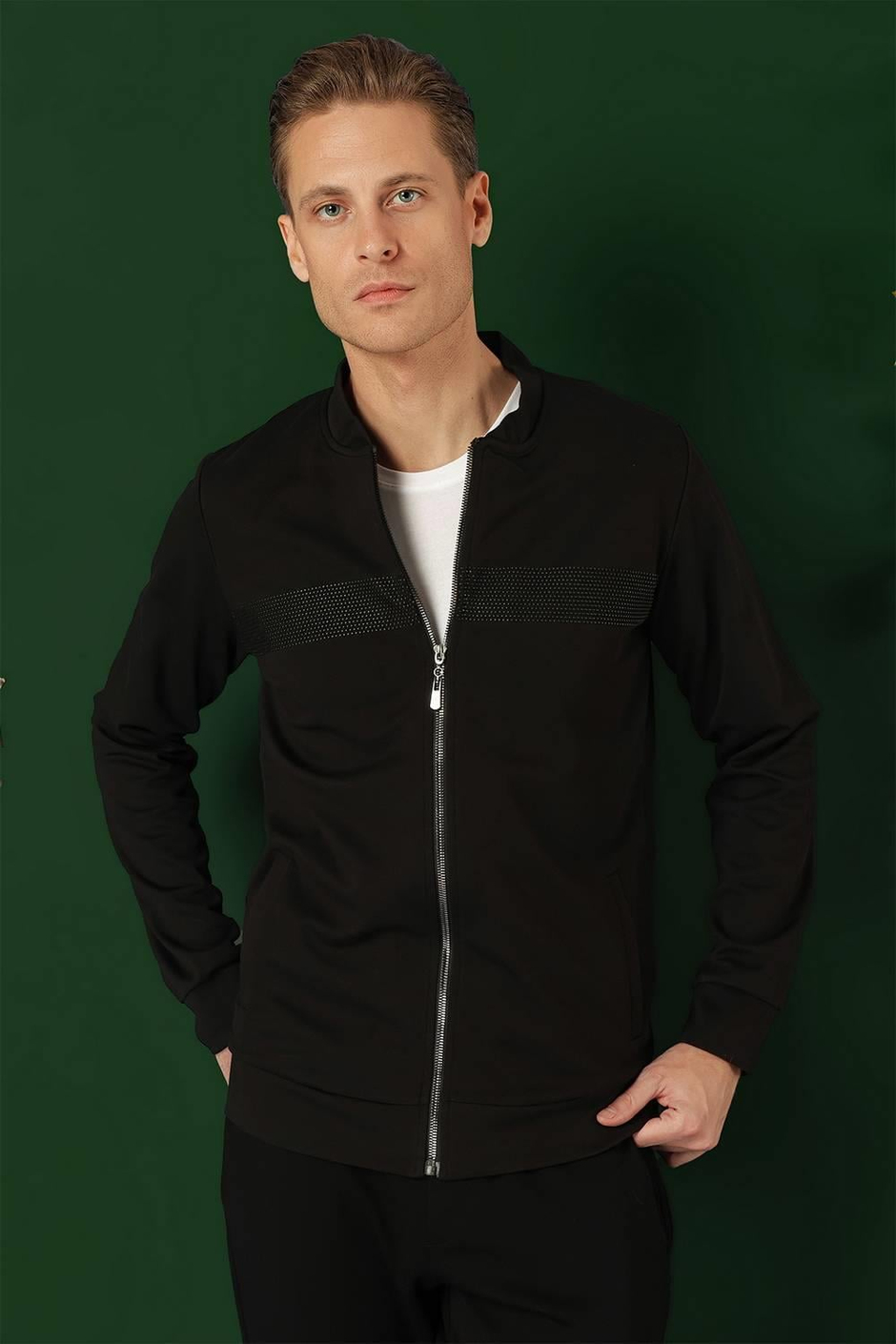 Slim Fit Hakim Yaka Önü Taş Baskılı Siyah Mont MT 170