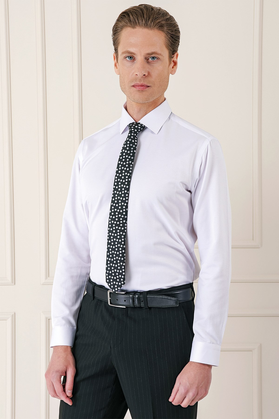 Slim Fit Kravat Yaka Pamuklu Düz Beyaz Gömlek GK 718