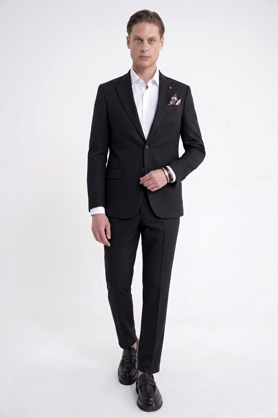 Slim Fit Mono Yaka %97 Tencel Kumaş Çift Yırtmaç Esnek Siyah Takım Elbise TK 941