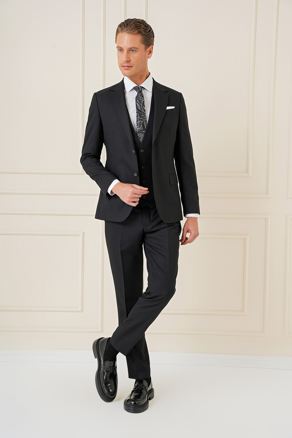 Slim Fit Mono Yaka Yünlü Esnek Siyah Yelekli Takım Elbise TK 903