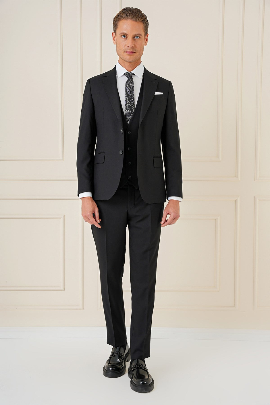 Slim Fit Mono Yaka Yünlü Esnek Siyah Yelekli Takım Elbise TK 903