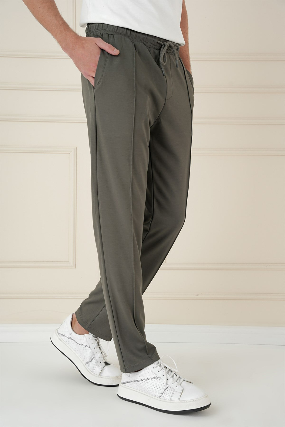 Slim Fit Önden Pens Detaylı Yan Cep %97 Pamuk Haki Jogger Pantolon ATP 034