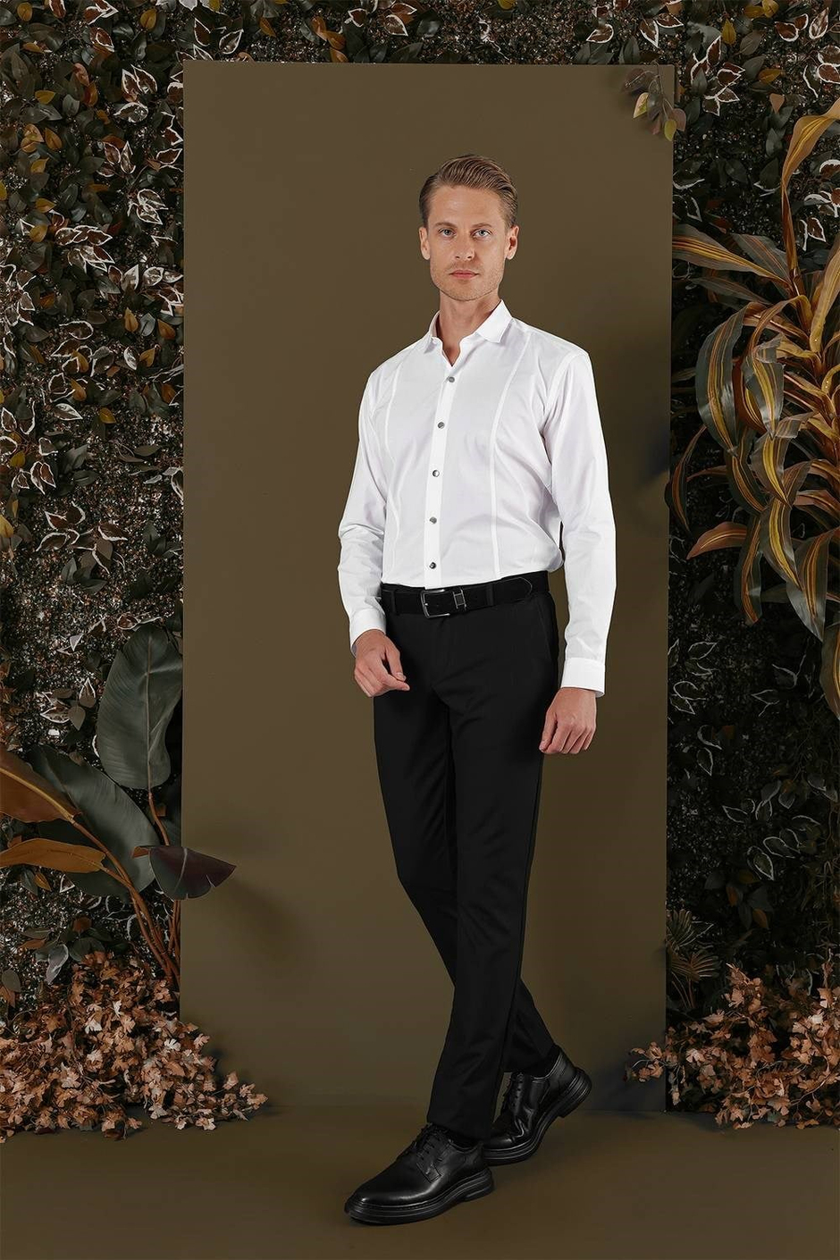 Slim Fit Önden Pensli Çıtçıtlı %100 Pamuk Beyaz Gömlek GK 700