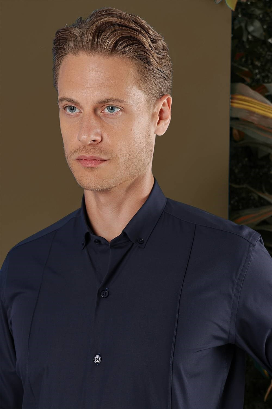 Slim Fit Önden Pensli Düğmeli Yaka Lacivert Uzun Kollu Gömlek GK 691