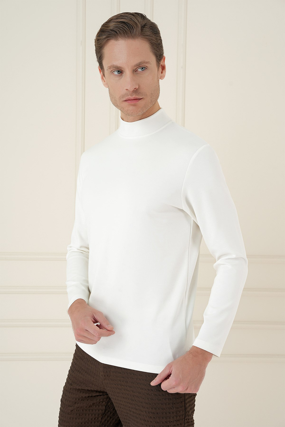 Slim Fit Pamuklu Uzun Kollu Ekru Yarım Boğazlı Tişört TS 894