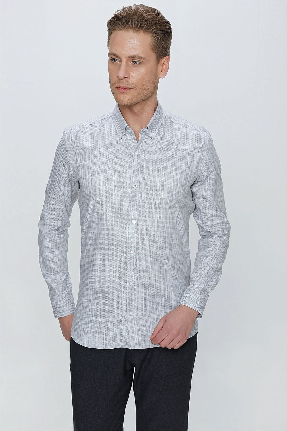 Slim Fit Petek Desenli Yaka Düğmeli %100 Pamuk Beyaz Gömlek GK 661