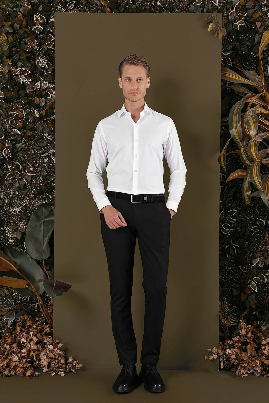 Slim Fit Pitikare Dokulu %100 Pamuk Kravat Yaka Beyaz Gömlek GK 701