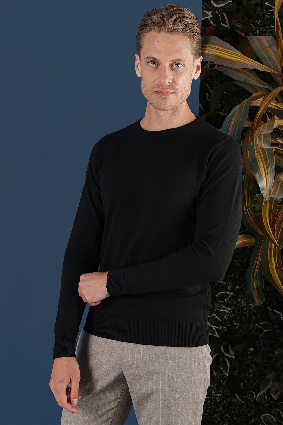 Slim Fit Ribanalı Düz Siyah Yünlü Bisiklet Yaka Triko Kazak TR 858