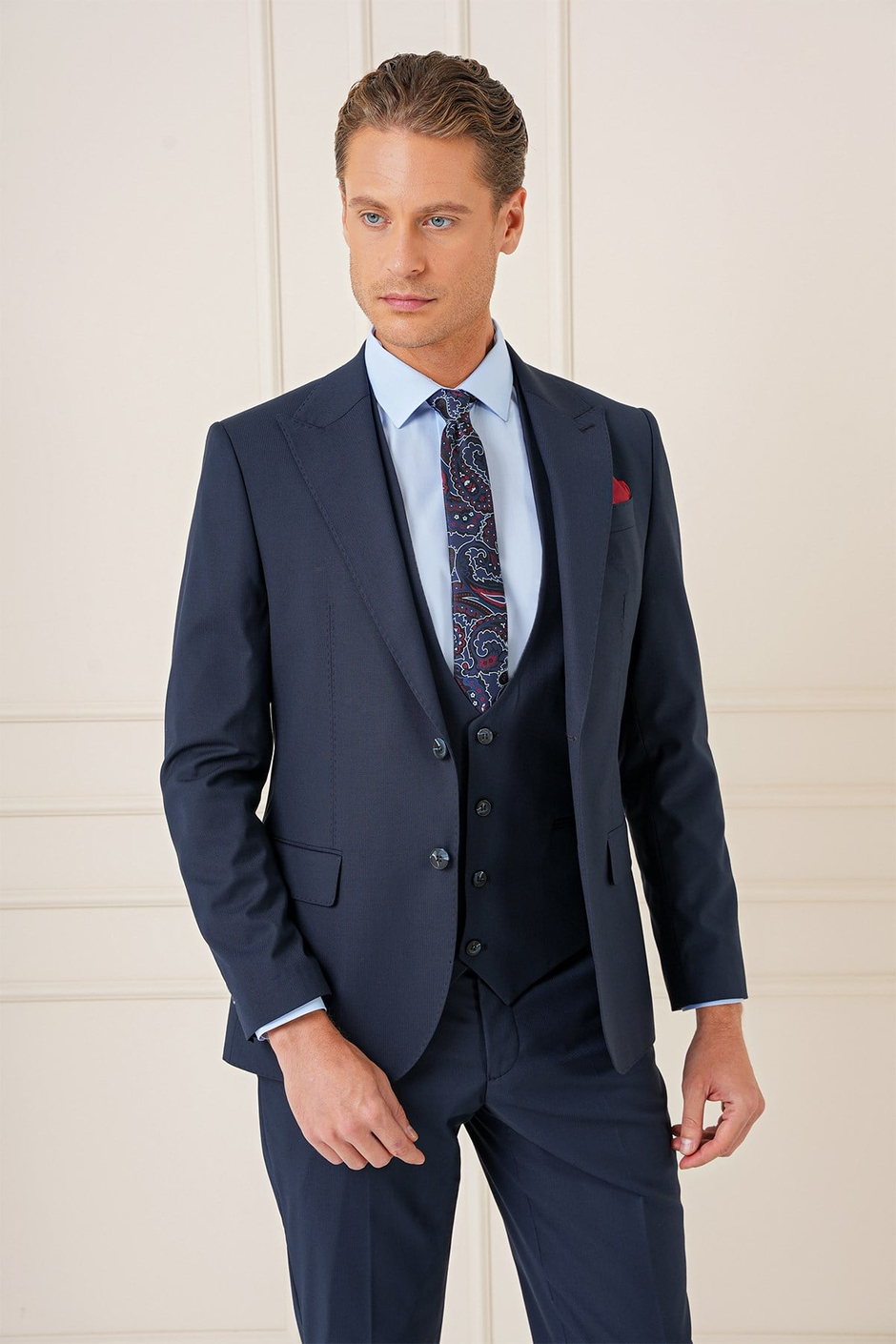 Slim Fit Sivri Yaka Çizgi Dokulu Lacivert Yelekli Takım Elbise TK 904