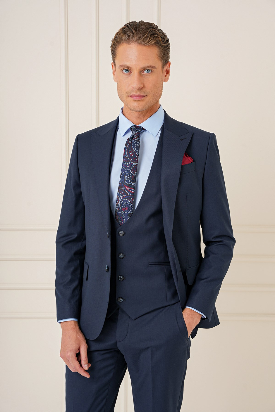 Slim Fit Sivri Yaka Çizgi Dokulu Lacivert Yelekli Takım Elbise TK 904