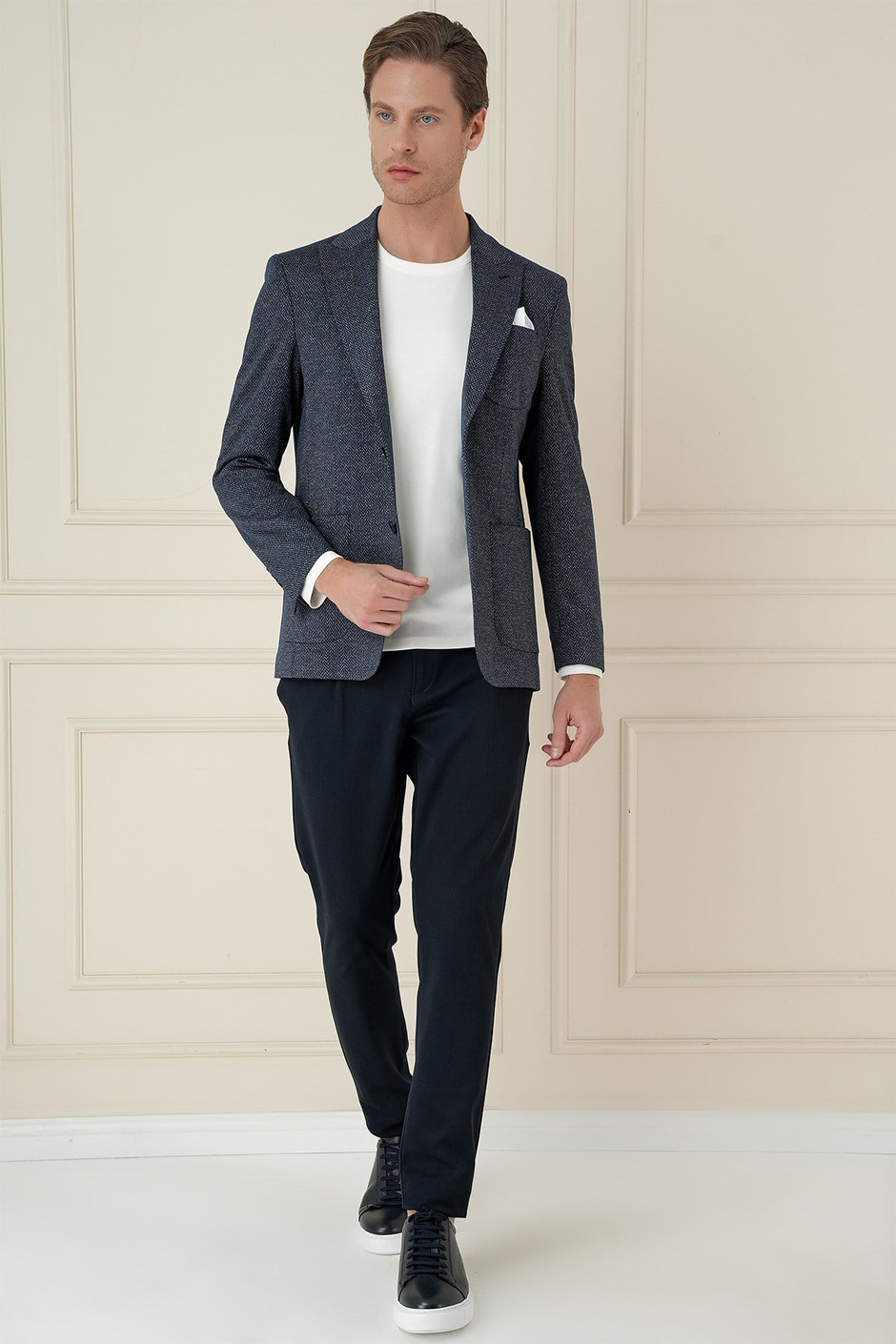 Slim Fit Sivri Yaka Yünlü Balıksırtı Dokuma Lacivert Ceket C 684