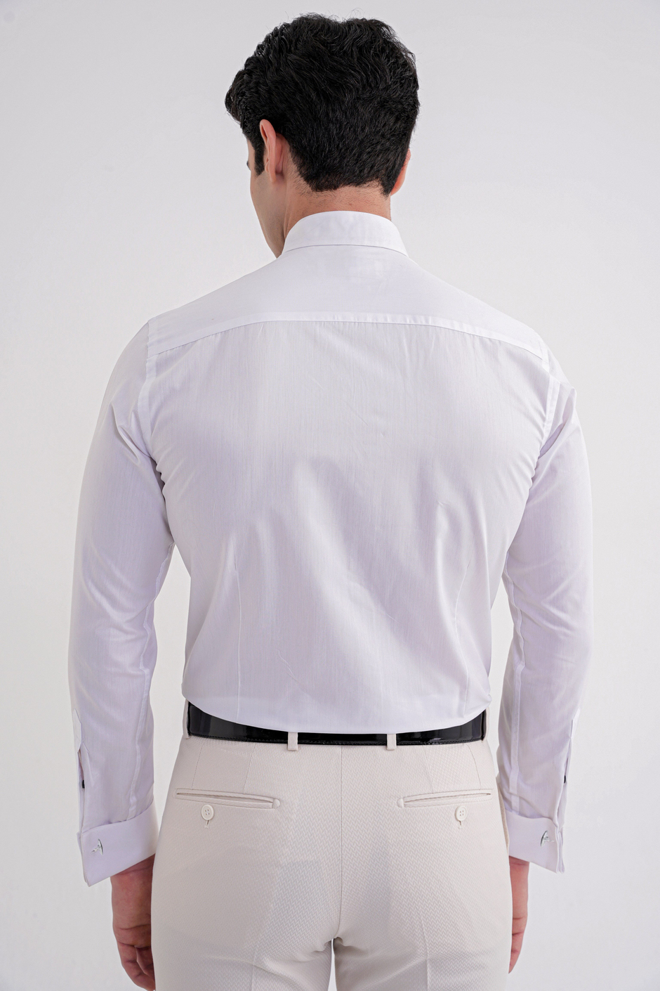 Slim Fit Siyah Düğmeli Ata Yaka Beyaz Damatlık Smokin Gömlek Gk 322