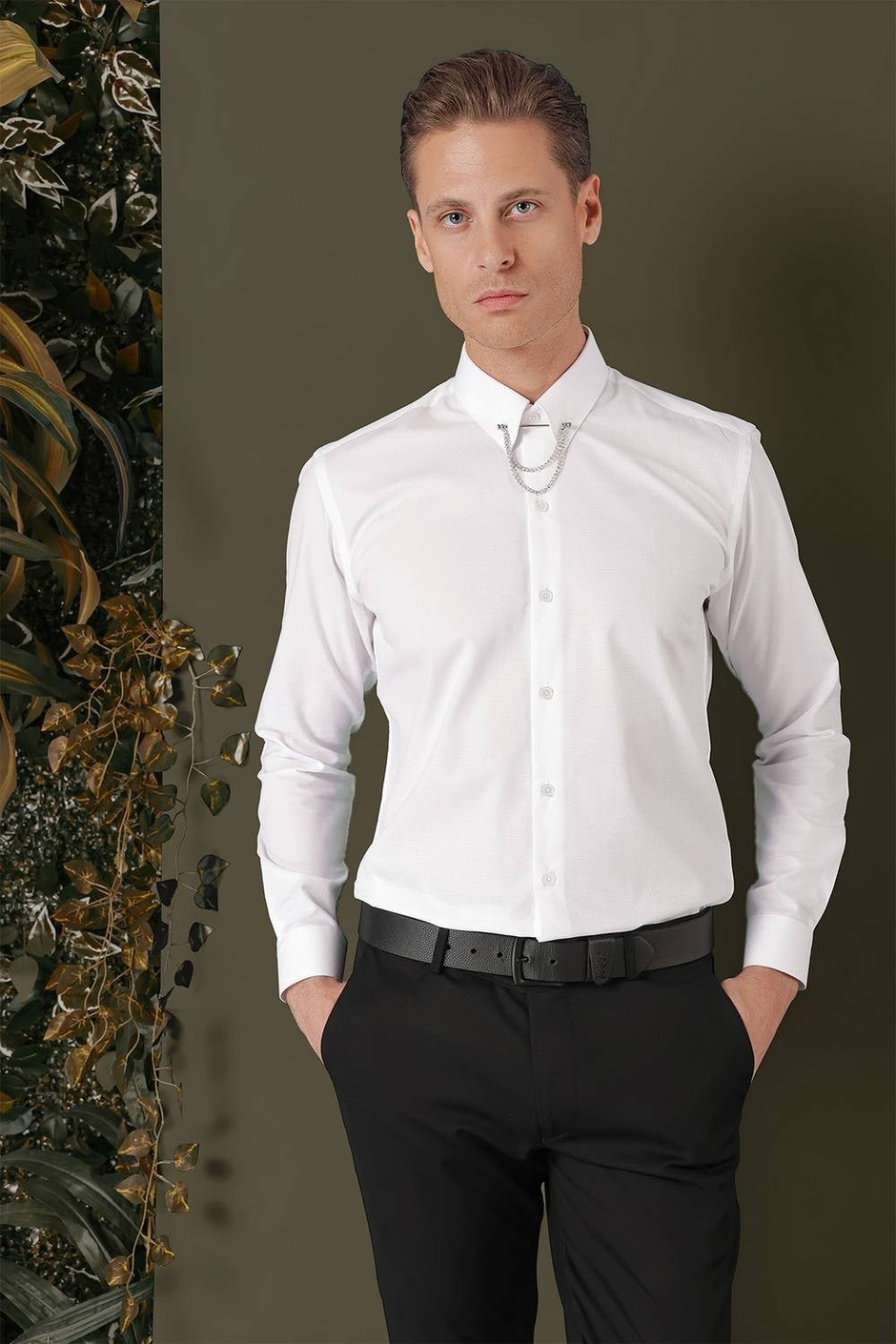 Slim Fit Yaka Zincirli %100 Pamuk Düz Beyaz Gömlek GK 707