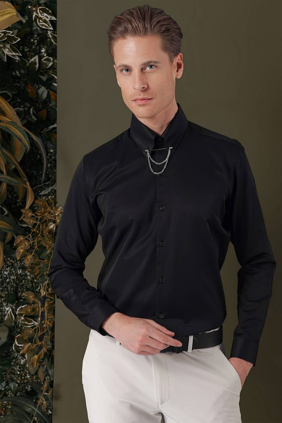 Slim Fit Yaka Zincirli Pamuklu Düz Siyah Gömlek GK 710