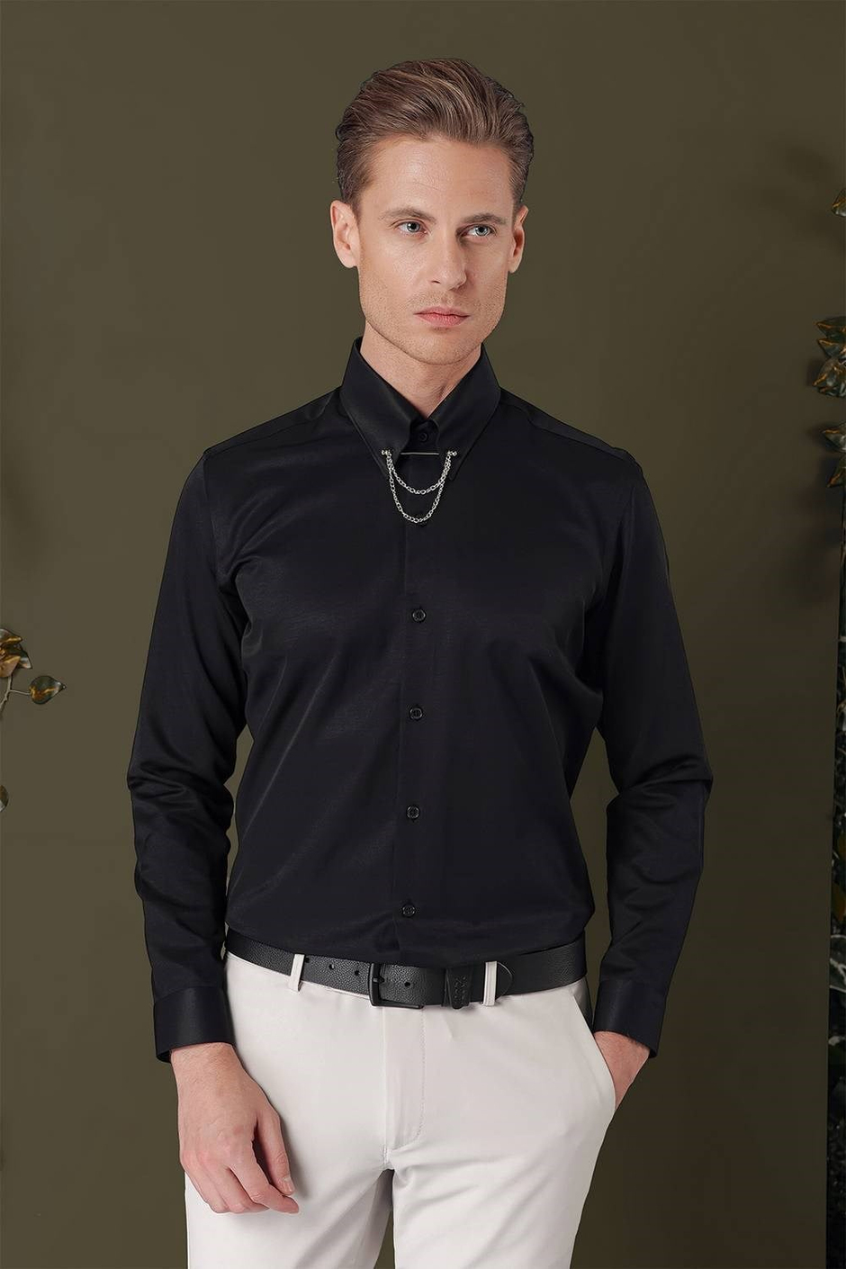 Slim Fit Yaka Zincirli Pamuklu Düz Siyah Gömlek GK 710